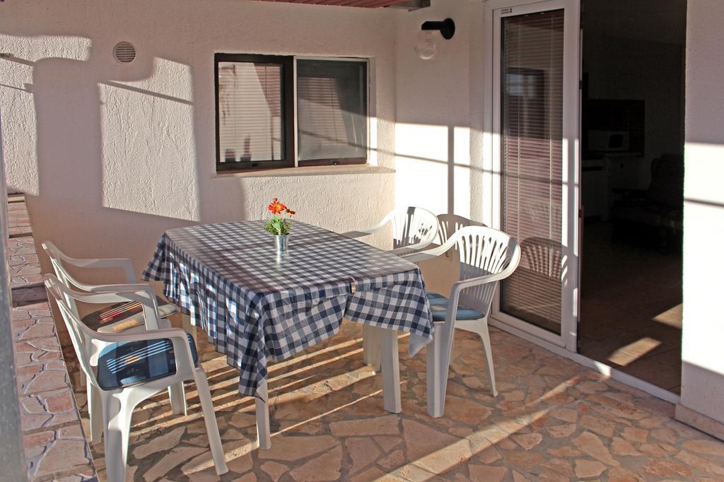 Apartments Mas-Rafaj Vir Buitenkant foto